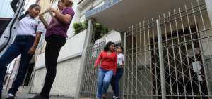 Los padres de familia tuvieron que recoger m&aacute;s temprano a sus hijos.