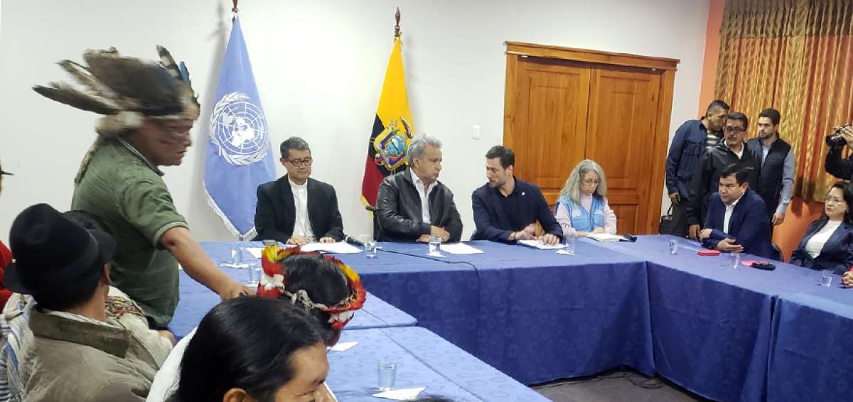 Mesa de di&aacute;logo entre el Gobierno y la dirigencia ind&iacute;gena.