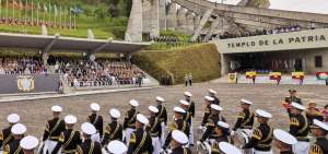 Ceremonia castrense en el Templo de la Libertad.