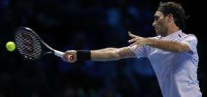 Federer vence f&aacute;cil a Sock en su debut en el Masters