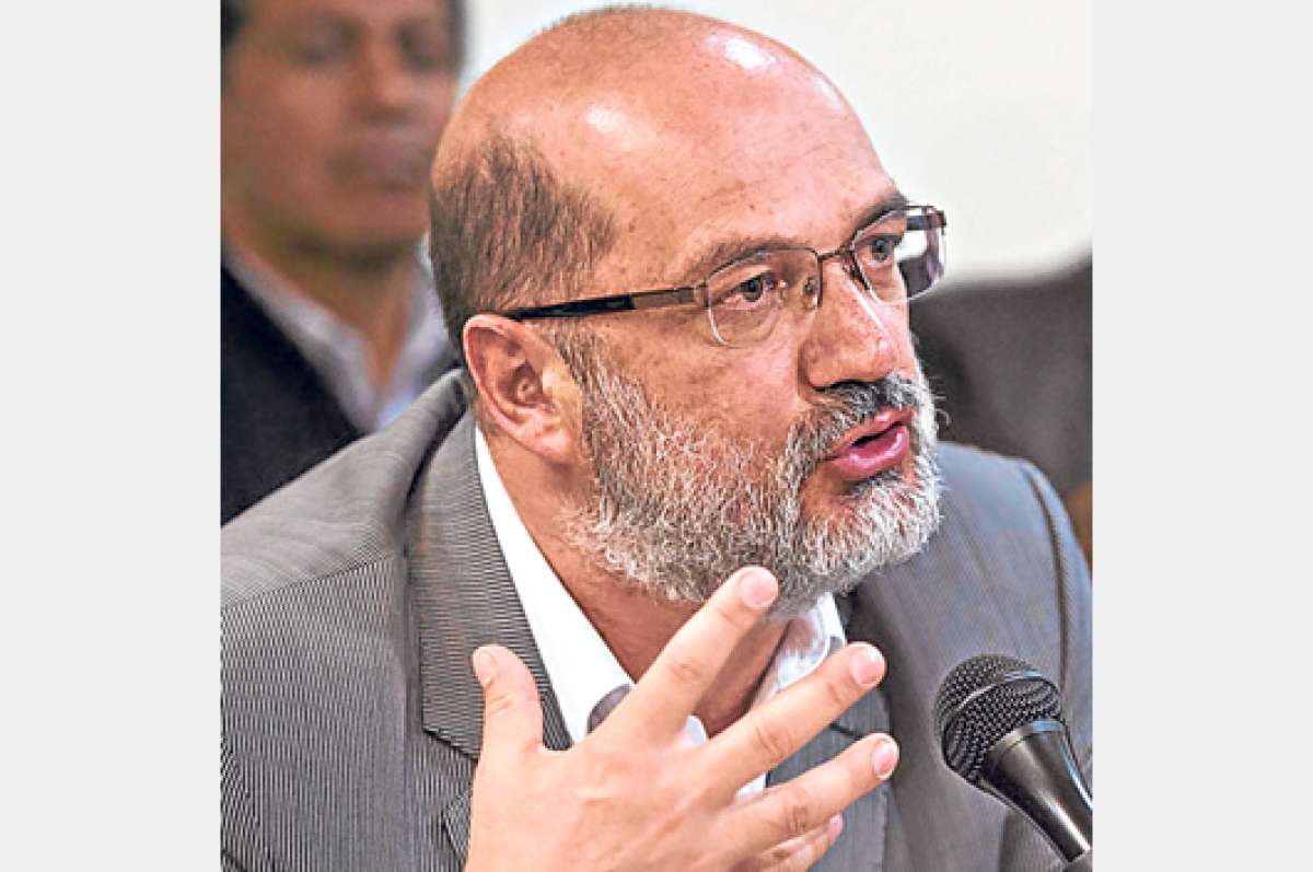 AP plantea remisi&oacute;n de deudas