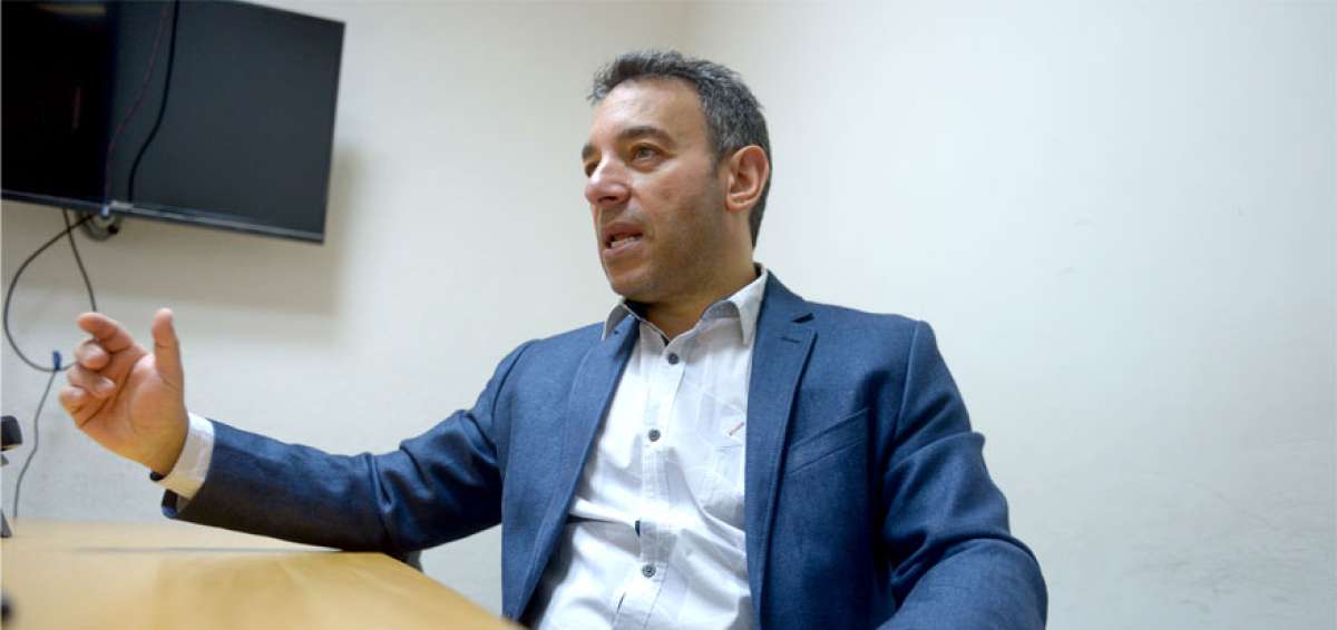 Roberto Camhi es ingeniero en computaci&oacute;n por la Universidad de Chile.