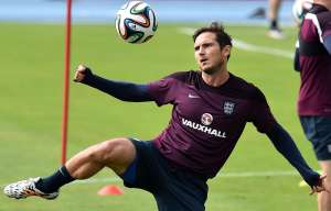Frank Lampard ser&aacute; titular ante Costa Rica en el &uacute;ltimo encuentro de Inglaterra en Brasil 2014. Foto: AFP