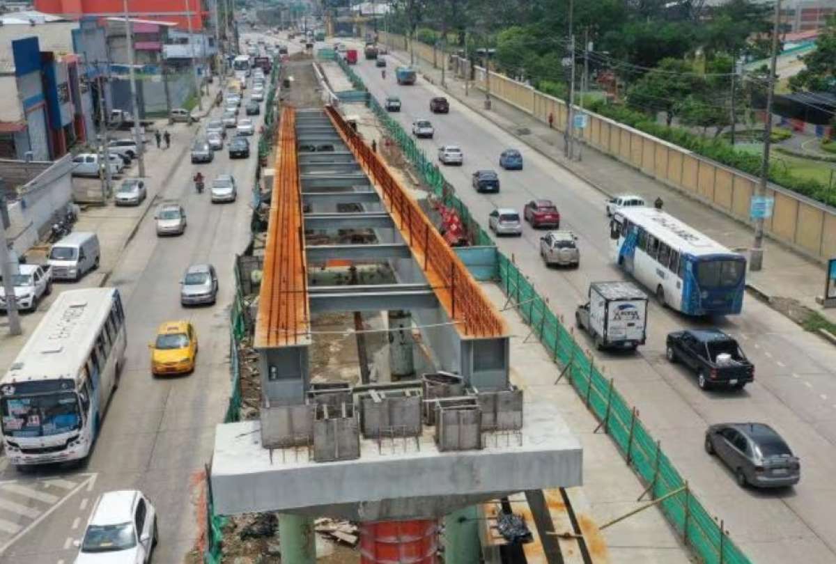  Desde la noche del lunes 6 de enero de 2025, arrancaron los trabajos preliminares para la construcci&oacute;n del segundo paso elevado .