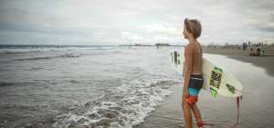 El surfista mantense Bruce Burgos es el actual campe&oacute;n nacional de las categor&iacute;as sub-14 y 16. Ser&aacute; uno de los 250 competidores presentes en la lid.