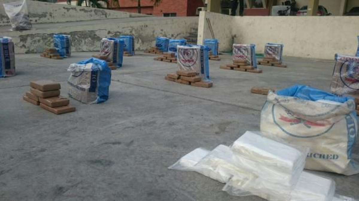 El cargamento de mayor dimensi&oacute;n fue descubierto en un contenedor con 400 sacos que conten&iacute;an harina de pescado