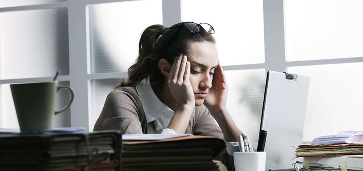 El s&iacute;ndrome de Burnout (tambi&eacute;n llamado simplemente &lsquo;Burnout&rsquo; o &lsquo;del trabajador quemado&rsquo;) es un tipo de estr&eacute;s laboral conocido como cr&oacute;nico. Adem&aacute;s, se caracteriza     por un progresivo agotamiento   f&iacute;sico y mental. 