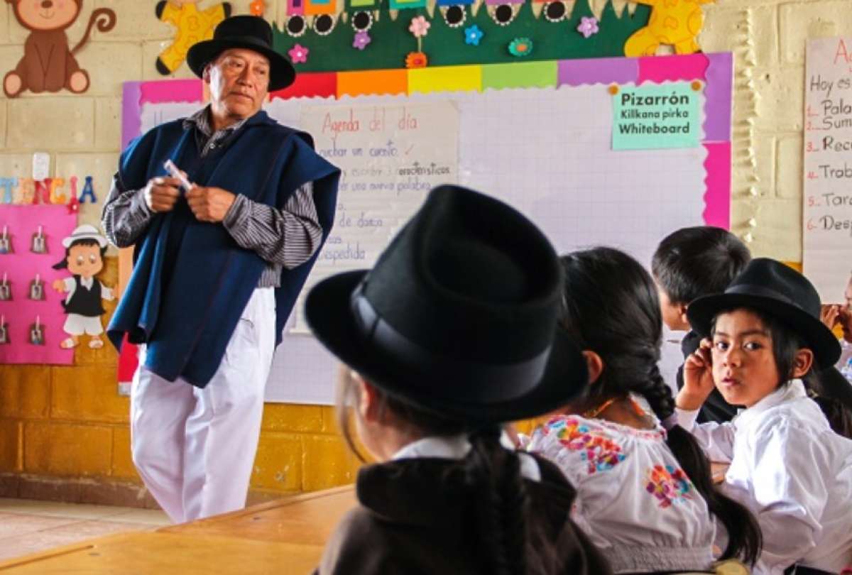 Gobierno asegura autonomía completa del Sistema de Educación Intercultural Bilingüe y la Etnoeducación