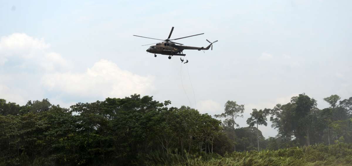 La base clandestina hallada por el Batall&oacute;n Putumayo se encontraba en el sector de Manzay&aacute;, que est&aacute; separado de Colombia por el r&iacute;o San Miguel. En esta zona tiene influencia el Frente Heller Mosquera, uno de los grupos disidentes de las Fuerzas Armadas Revolucionarias de Colombia (FARC).