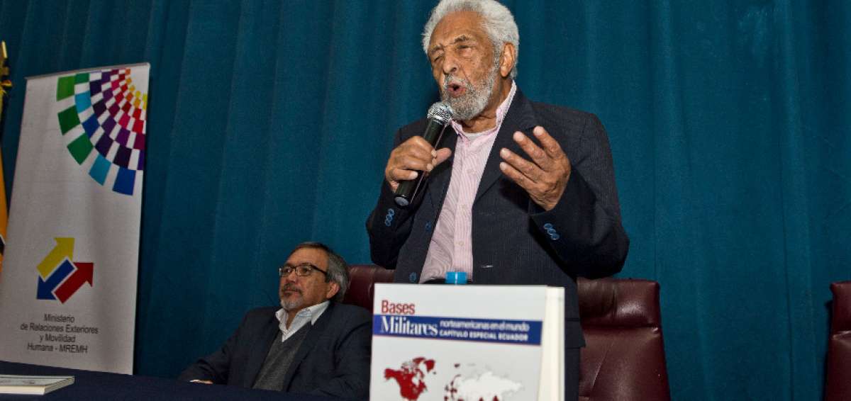 Javier Galarza present&oacute; libro &ldquo;Bases militares norteamericanas en el mundo: Cap&iacute;tulo Especial Ecuador&rdquo;