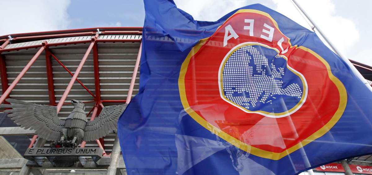 La UEFA elegir&aacute; presidente el 14 de septiembre, Villar asume las funciones
