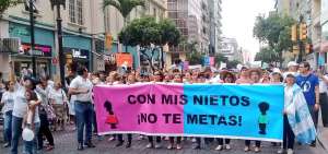Marcha en defensa de la familia cont&oacute; con masiva concurrencia