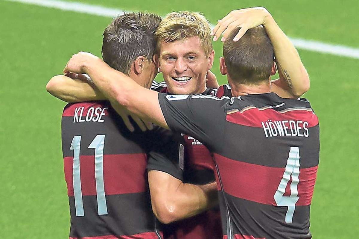 Toni Kroos (centro) ha disputado 570 minutos y es uno de los jugadores con m&aacute;s asistencias en este Mundial: 4 en total. Ha anotado 2 goles. Foto: AFP.