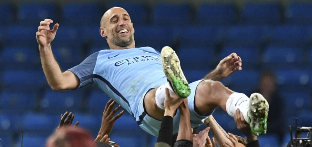 City y Arsenal mantienen suspenso por la Champions; Zabaleta dice adi&oacute;s
