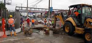 Personal de Interagua intervino en el desperfecto encontrado ayer en la av. 25 de Julio, lo que tambi&eacute;n ocasion&oacute; un congestionamiento vehicular.