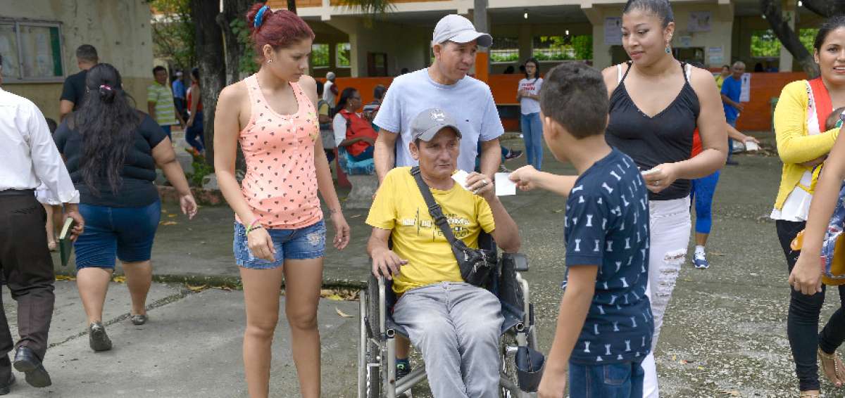 El colectivo sufrag&oacute; dentro y fuera de las aulas