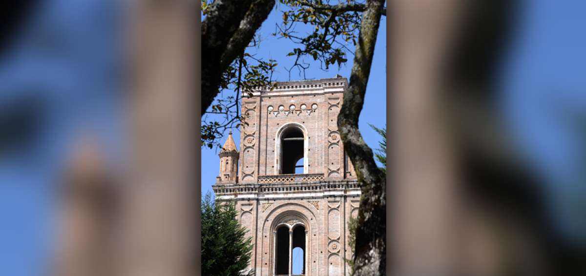 Edificaciones y calles adoquinadas son parte del patrimonio de Cuenca.