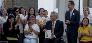 En el Centro de Arte Contempor&aacute;neo, en Quito, el presidente Len&iacute;n Moreno present&oacute; el actual Cuadro Nacional de Medicamentos B&aacute;sicos. Lo hizo junto con pacientes que padecen c&aacute;ncer.