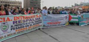 Los transportistas llegaron esta ma&ntilde;ana a la sede del Legislativo, en Quito. 