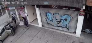 C&aacute;maras de seguridad captaron el instante del robo.