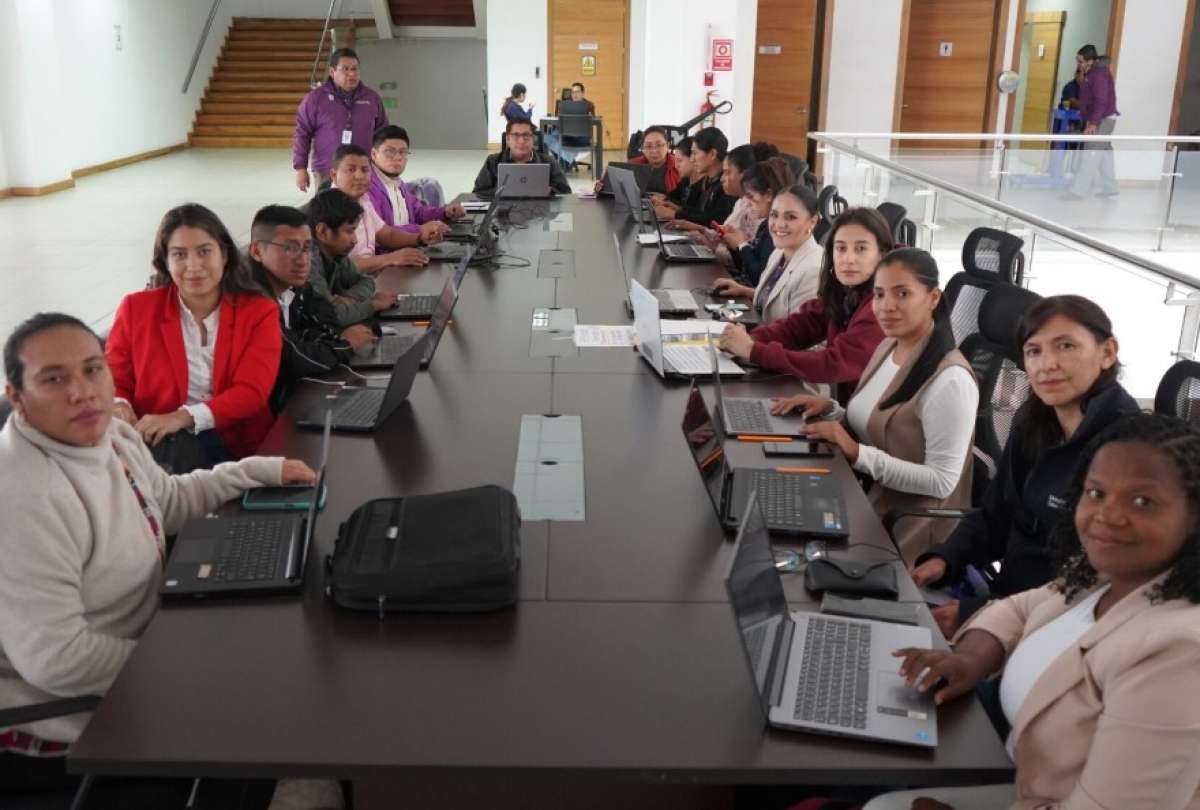 Inician mesas técnicas de trabajo con hospitales, distritos y coordinaciones zonales para la compra centralizada de medicamentos e insumos