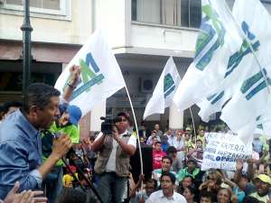 El gobernador del Guayas, Julio C&eacute;sar Qui&ntilde;onez, durante la concentraci&oacute;n. Foto: Andr&eacute;s Argudo
