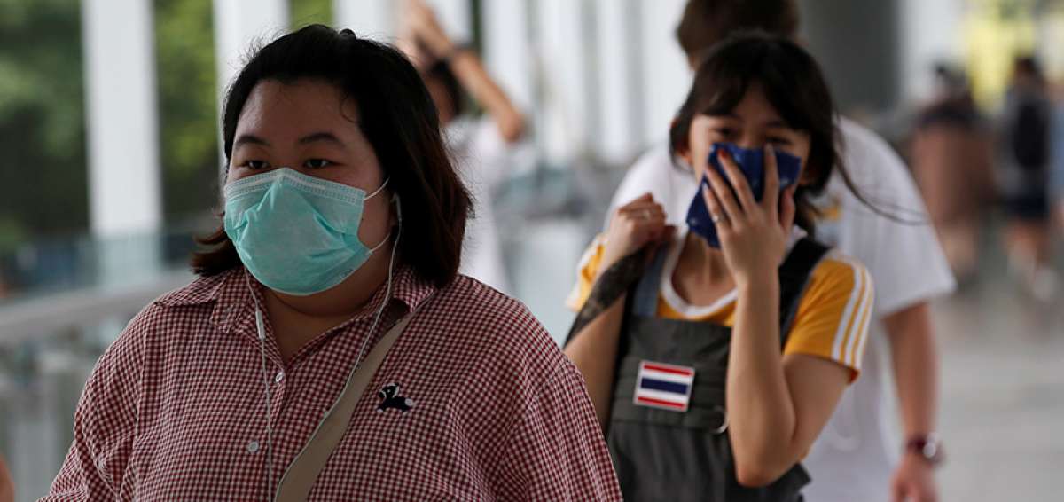 El uso de mascarillas es una de las medidas que los habitantes de las ciudades de Tailandia han tomado para protegerse de la contaminaci&oacute;n.