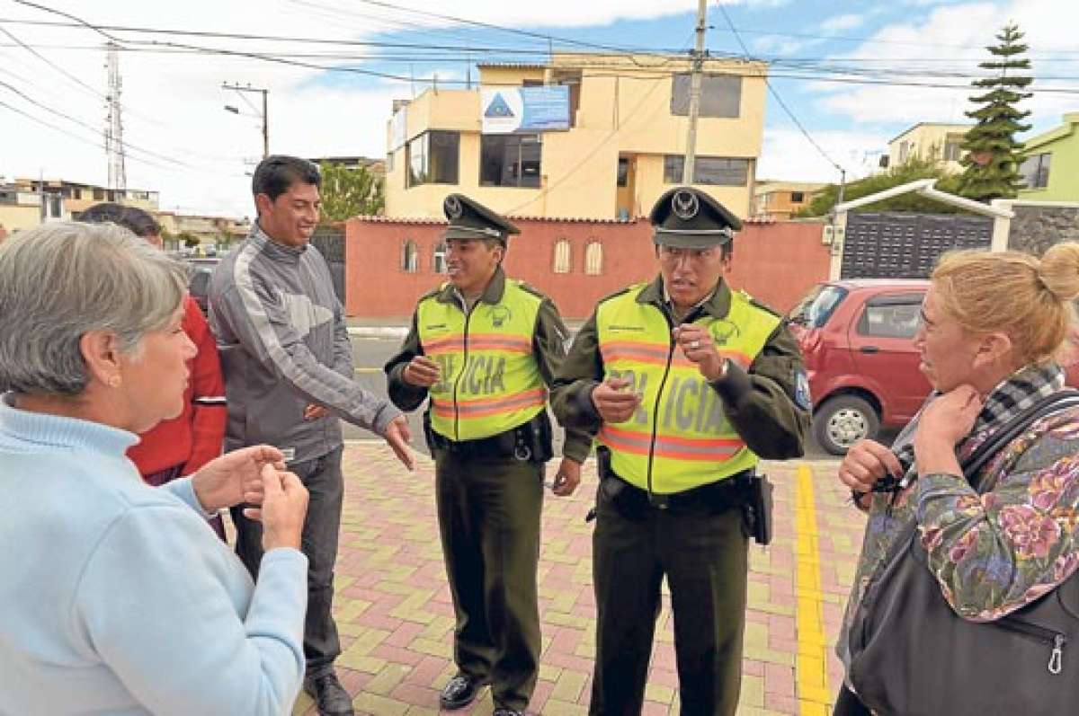 Empleados aprenden otro lenguaje