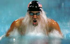 Phelps firma mejor tiempo de 100 m mariposa en su regreso a las piscinas