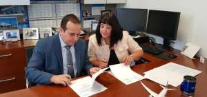 Los documentos fueron firmados el jueves 12 de julio en las instalaciones de la matriz de carga de United Airlines en Chicago.