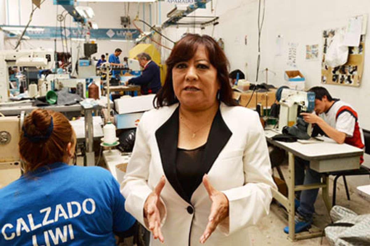 Lilia Elizabeth Villavicencio, doctora en Ciencias Administrativas. Ecuatoriana, casada, 2 hijos. Educaci&oacute;n: Instituto Hispano Am&eacute;rica y UTA. Cargos: Desde 2008, presidenta de la C&aacute;mara Nacional del Calzado. Foto: Roberto Ch&aacute;vez│El Tel&eacute;grafo