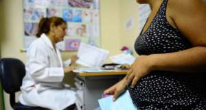Toda mujer en estado de embarazo con los s&iacute;ntomas caracter&iacute;sticos del zika (fiebre, ojos rojos o irritaci&oacute;n) no debe automedicarse.