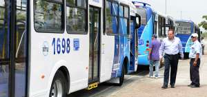 Los funcionarios municipales inspeccionaron las plataformas mec&aacute;nicas en los buses del segundo corredor vial.