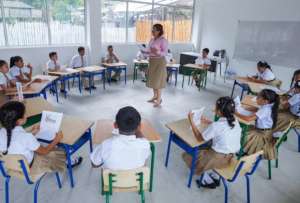 Docentes del r&eacute;gimen Costa-Gal&aacute;pagos podr&aacute;n postular a la sectorizaci&oacute;n y acceder a nuevos cursos de formaci&oacute;n virtual.