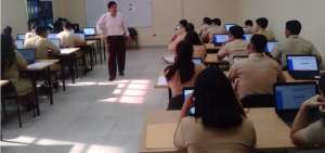 Estudiantes de bachillerato rinden el Ser Bachiller