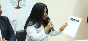 La ministra de Salud Catalina Andramu&ntilde;o detall&oacute; los montos que recibir&aacute;n los estudiantes.