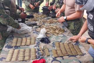 El Ejército destruyó material explosivo, armas y municiones en Mataje