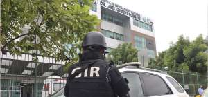 Las medidas de seguridad se mantienen en el Hospital Guayaquil, donde se encuentra internado Daniel S.