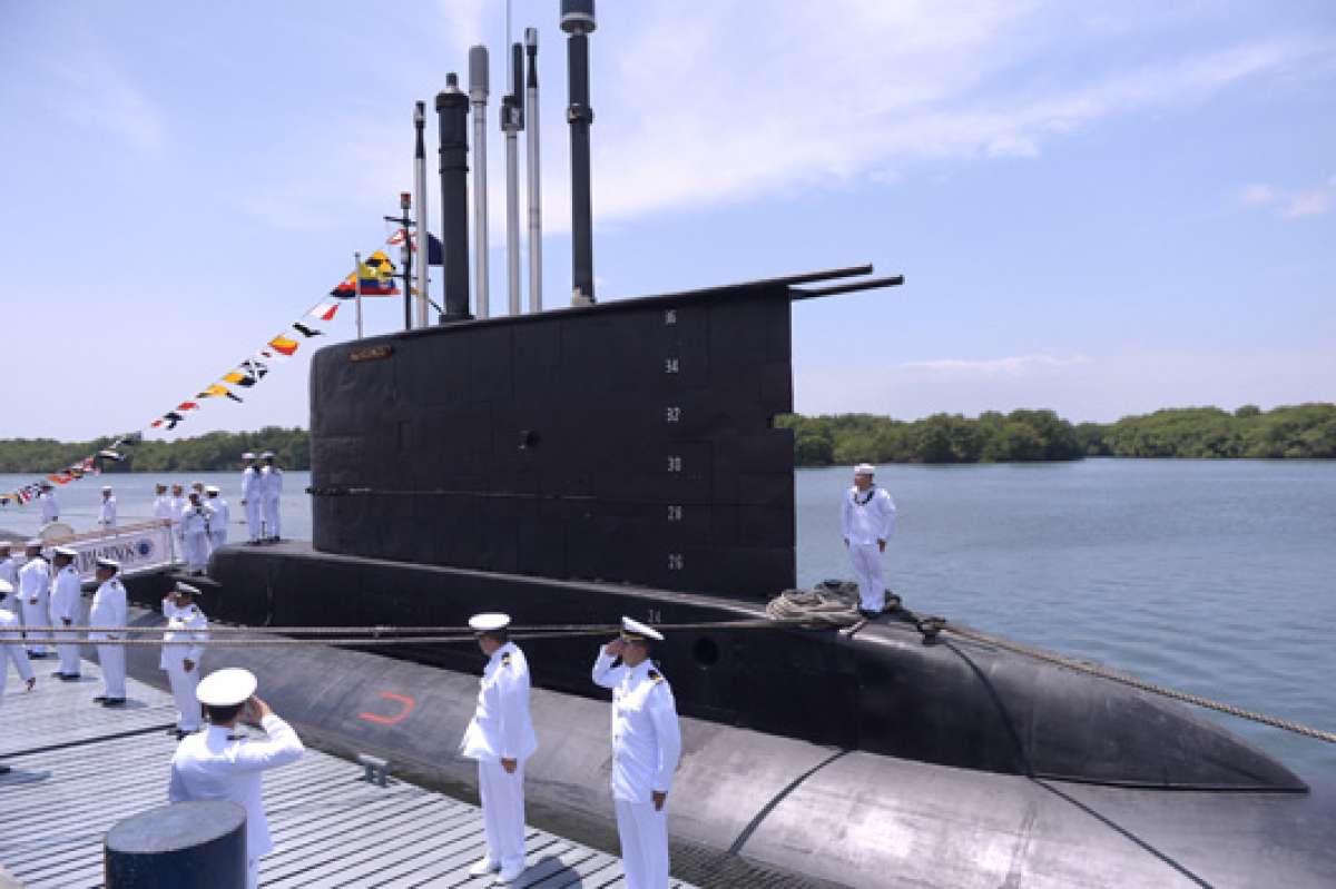 En el muelle 5 de de la Base Naval Sur de Guayaquil se realiz&oacute; la entrega del submarino Huancavilca al Comando de Operaciones Navales. Foto: Pilar Vera/ElTel&eacute;grafo