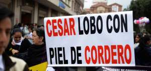 Ciudadanos marcharon esta semana para exigir sanciones al cura acusado de pederastia.