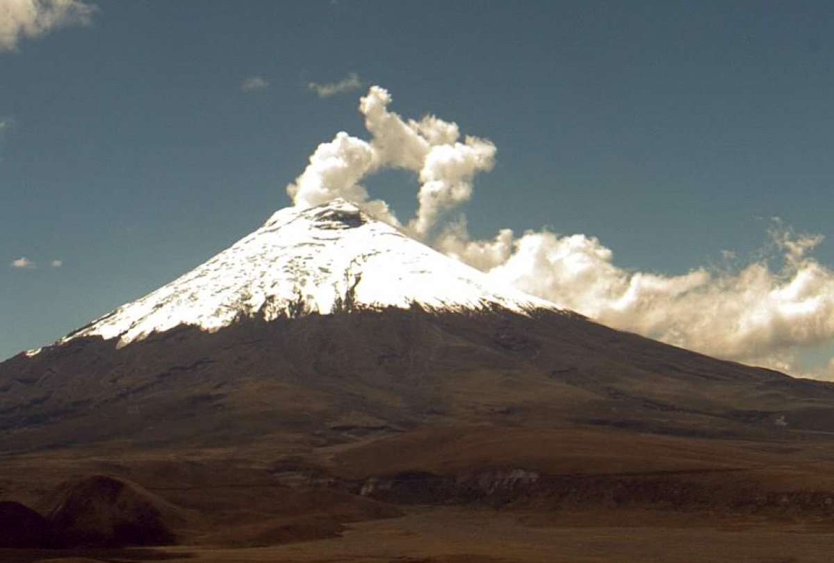 Se registra emisi&oacute;n de vapor de agua y gases desde el volc&aacute;n Cotopaxi&nbsp;