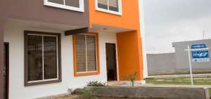 En el proyecto Senya, ubicado en Santo Domingo, las viviendas son construidas mediante una t&eacute;cnica de origen japon&eacute;s, la cual permite abaratar costos.