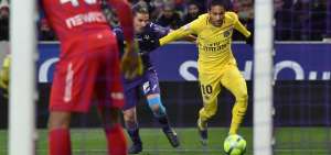 PSG cumple en Toulouse con un gol de Neymar