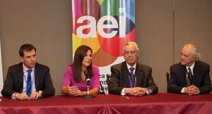 Embajada del Ecuador en Estados Unidos present&oacute; dos programas para emprendedores ecuatorianos.