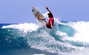 Israel Barona comenz&oacute; su participaci&oacute;n en el reef desde la tercera ronda del evento. Foto: Cortes&iacute;a de la Federaci&oacute;n Ecuatoriana de Surf