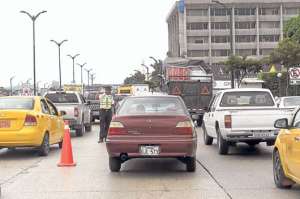 La Av. de las Am&eacute;ricas es una de las calles que son controladas actualmente por agentes de la CTE. Foto: Karly Torres / El Tel&eacute;grafo