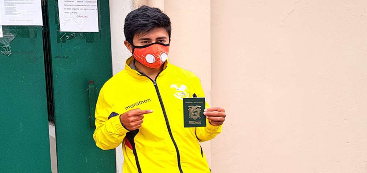 Alexander Cepeda  obtuvo su pasaporte       