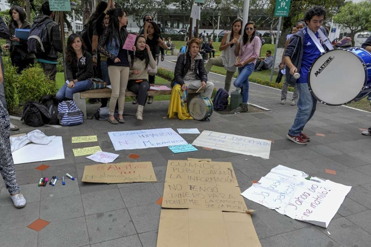 El CES analizar&aacute; tambi&eacute;n las denuncias presentadas por estudiantes de la PUCE. Foto: Archivo EL TEL&Eacute;GRAFO