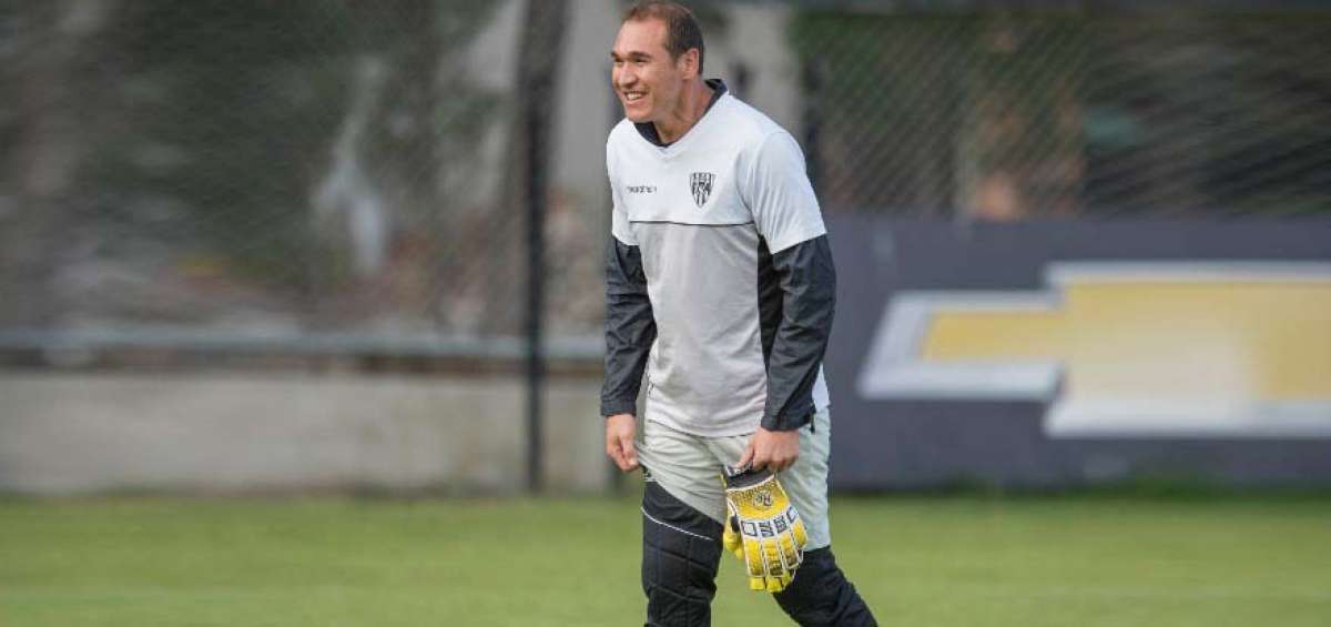 El arquero paraguayo nacionalizado ecuatoriano, Librado Azcona, act&uacute;a en Independiente desde 2010 y logr&oacute; el vicecampeonato de la Copa Libertadores.