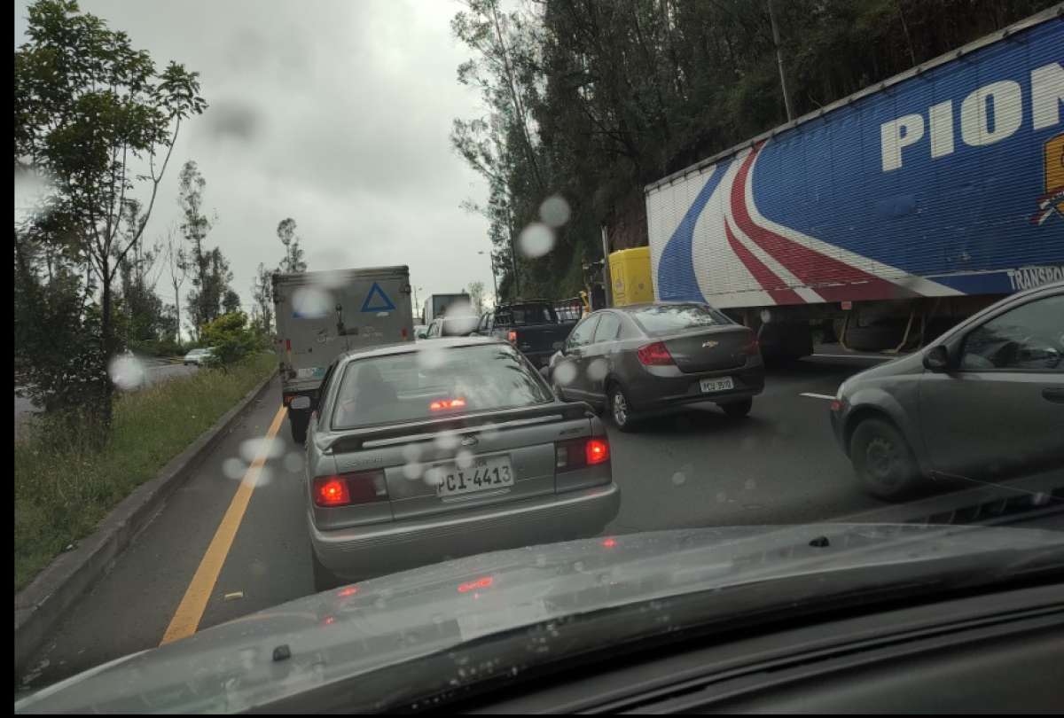 Accidente en la avenida Sim&oacute;n Bol&iacute;var genera congesti&oacute;n